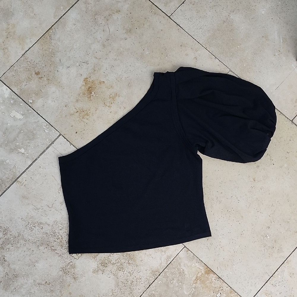 Black One-Shoulder Top